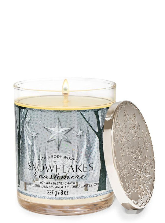 Bath & Body Works Snowflakes & Cashmere Single Wick Candle, 227 g / 8 oz Buy at Indicrest