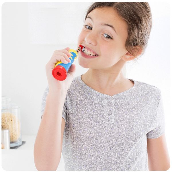Oral-B Disney Frozen Characters Kids Electric Replacement Toothbrush Heads (Pack of 2), 1 piece Buy at Indicrest Image 5