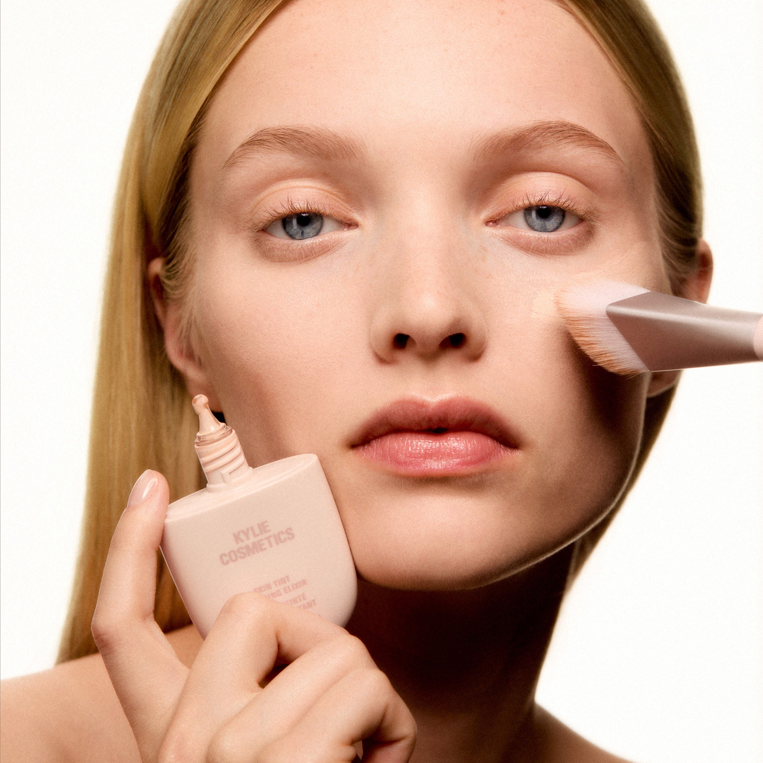 Kylie Cosmetics Skin Tint Blurring Elixir Foundation - 2W, 30ml