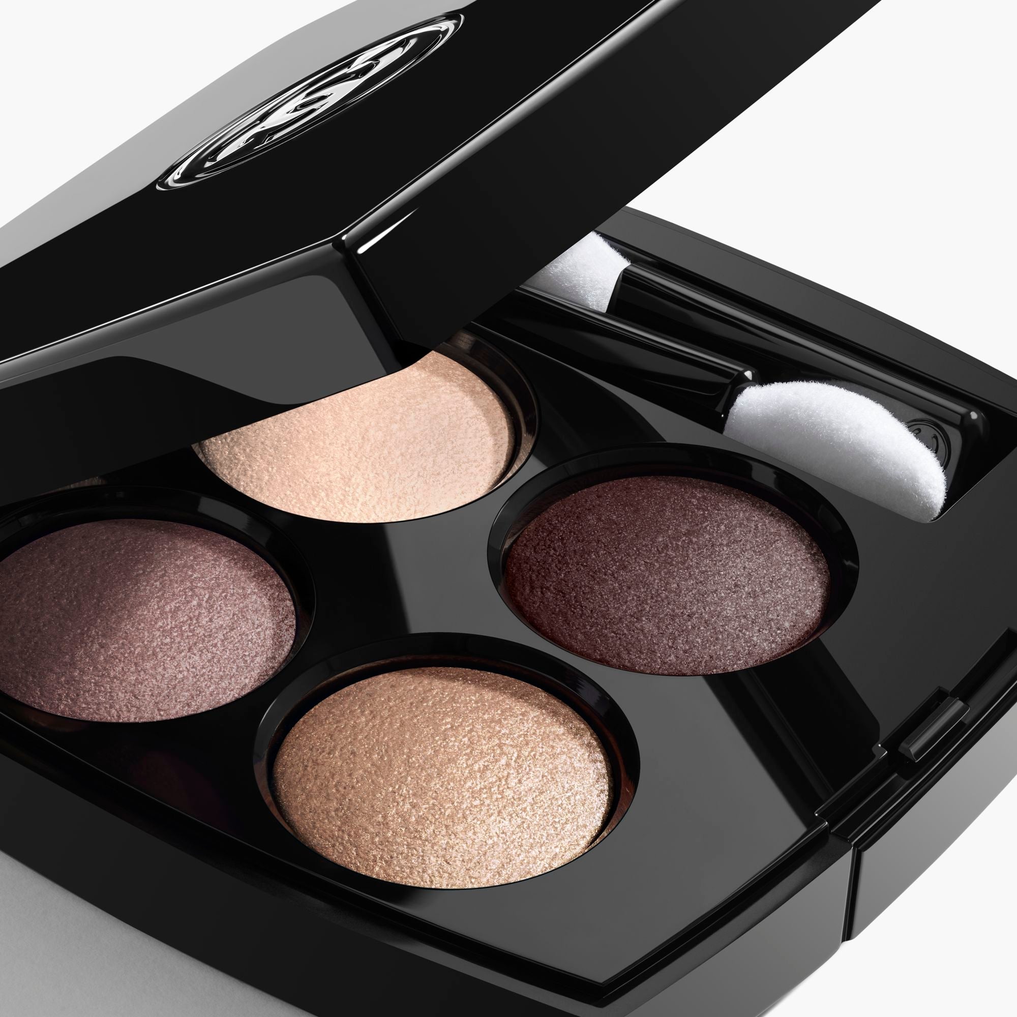 CHANEL LES 4 OMBRES MULTI-EFFECT QUADRA EYESHADOW - TISSE RIVOLI, 2g