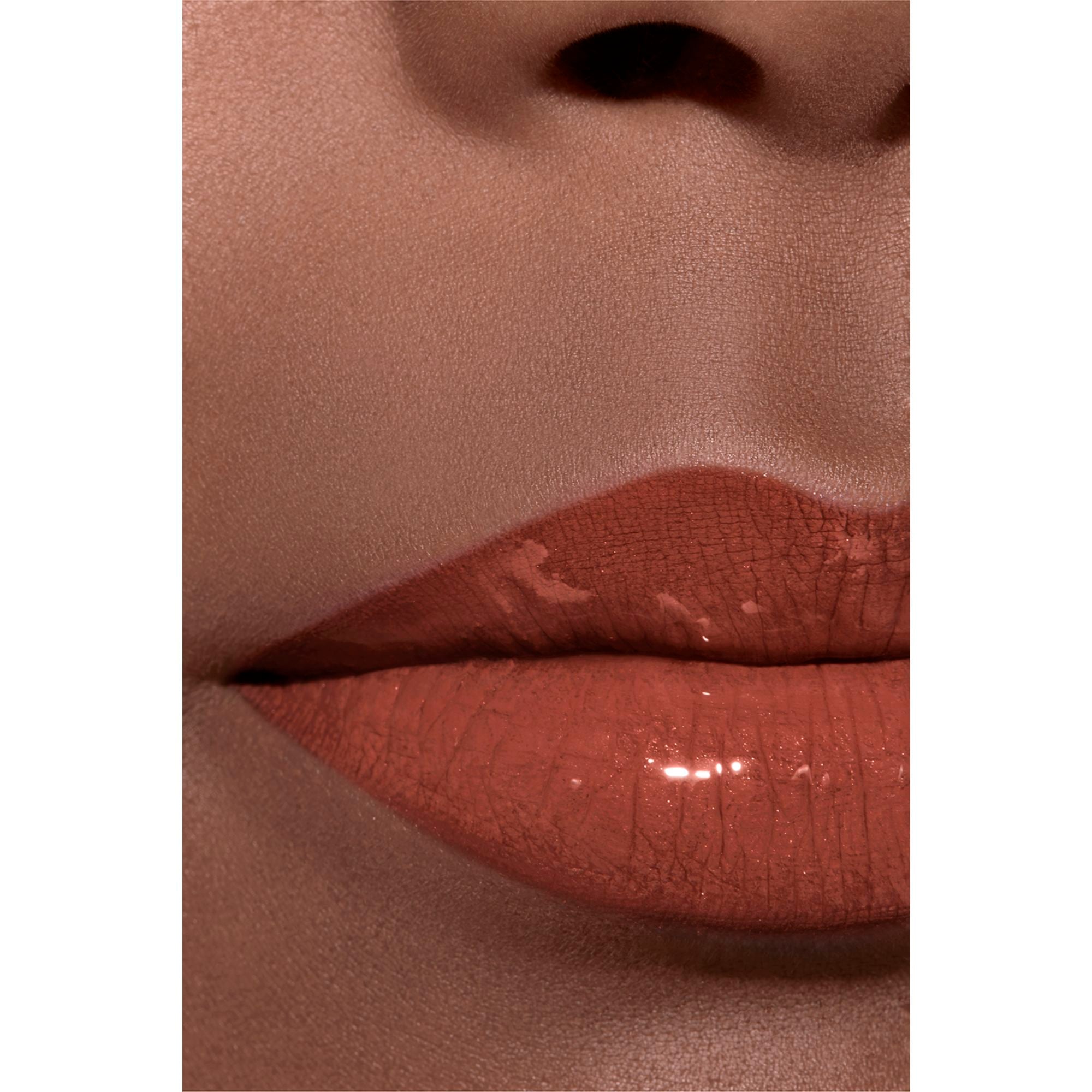 CHANEL LE ROUGE DUO ULTRA TENUE ULTRA WEAR LIQUID LIP COLOUR - RED BROWN, 8ml