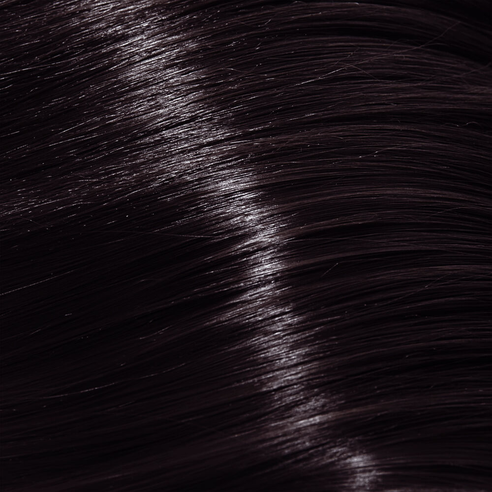 Before and after hair transformation using Wella 33/0