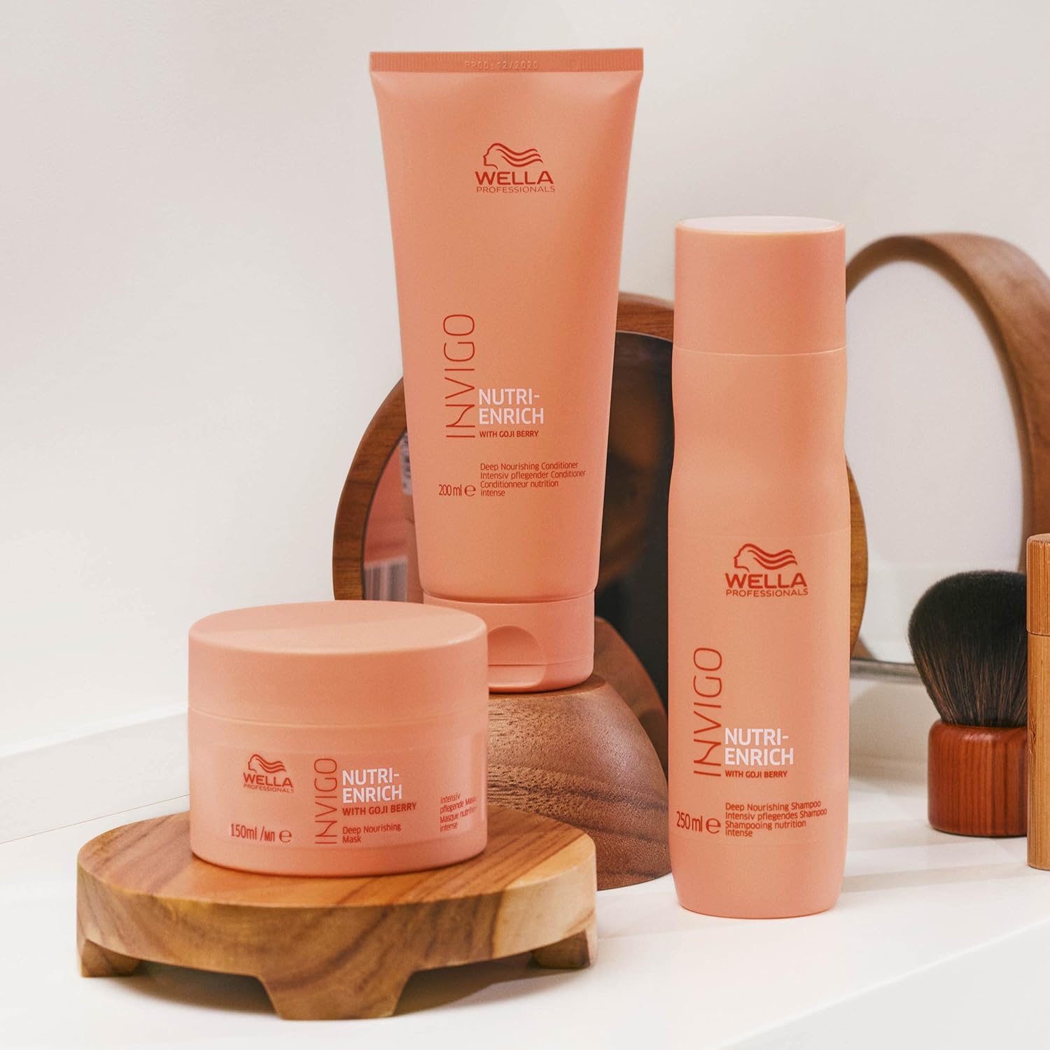 Wella Professionals Invigo Nutri Enrich With Goji Berry Deep Nourishing Mask, 500ml4