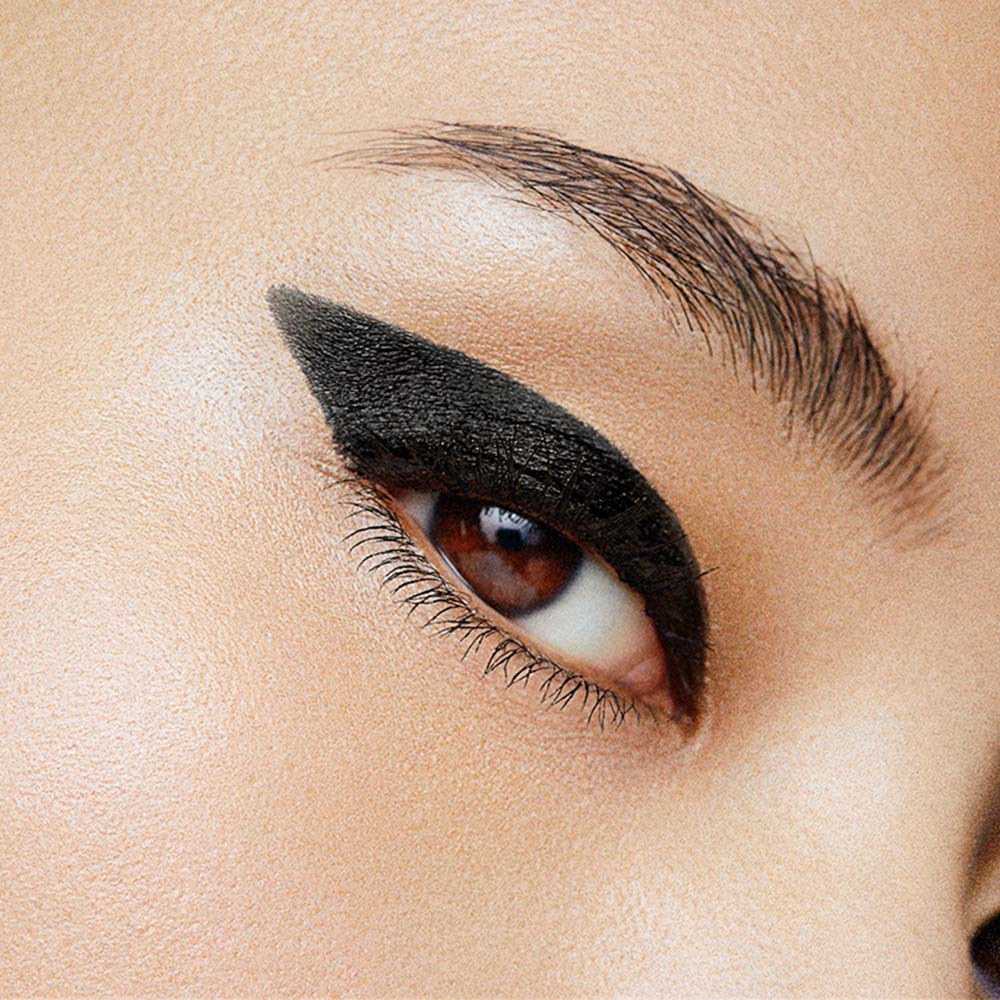 MAKE UP FOR EVER Aqua Resist Smoky Shadow - 01 Carbon, 1.4gm