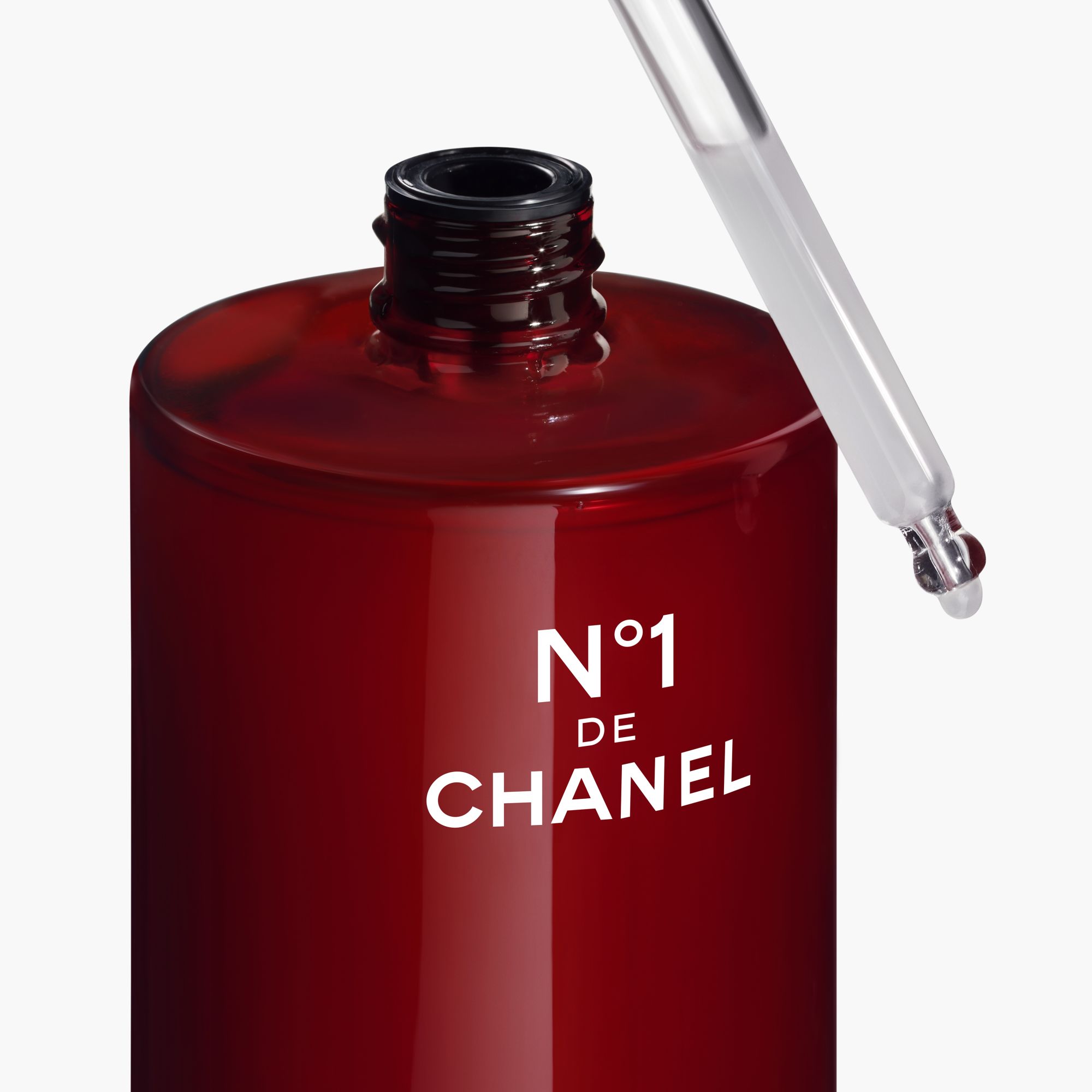 CHANEL N°1 DE CHANEL REVITALIZING SERUM SMOOTHS AND PROVIDES RADIANCE, FOR YOUNGER-LOOKING SKIN, 100ml