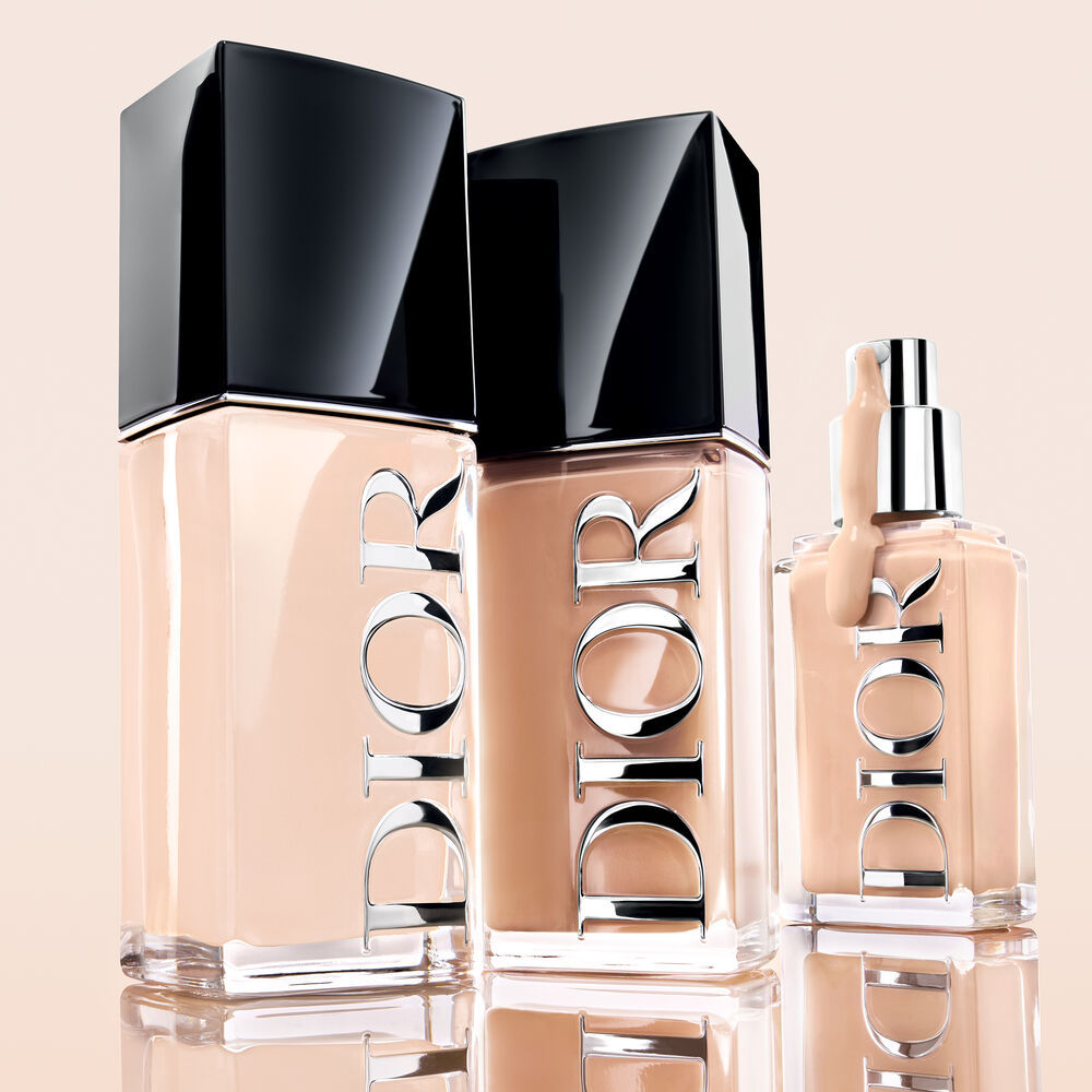 DIOR DIORskin Forever Skin Glow Fluid Foundation - 2.5 Warm, 30ml